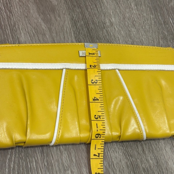 Miche Daisy Classic Shell Sunflower Yellow Faux Leather Handbag Wrap Cover - Picture 6 of 6